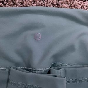 lululemon size 2 leggings color is misty glade